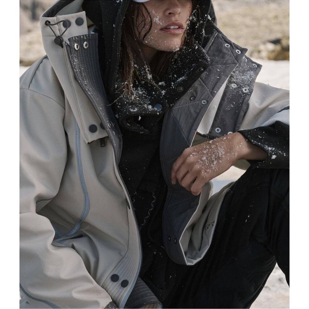 NWT Free People Moon Magic Reflective Rain Parka Whipped Cream Size S - Picture 3 of 3